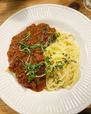 Spaghetti m/ kødsovs (med rødvin)