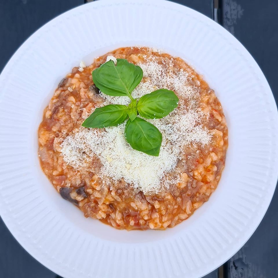 Tomat risotto m/ oksekød og parmesan