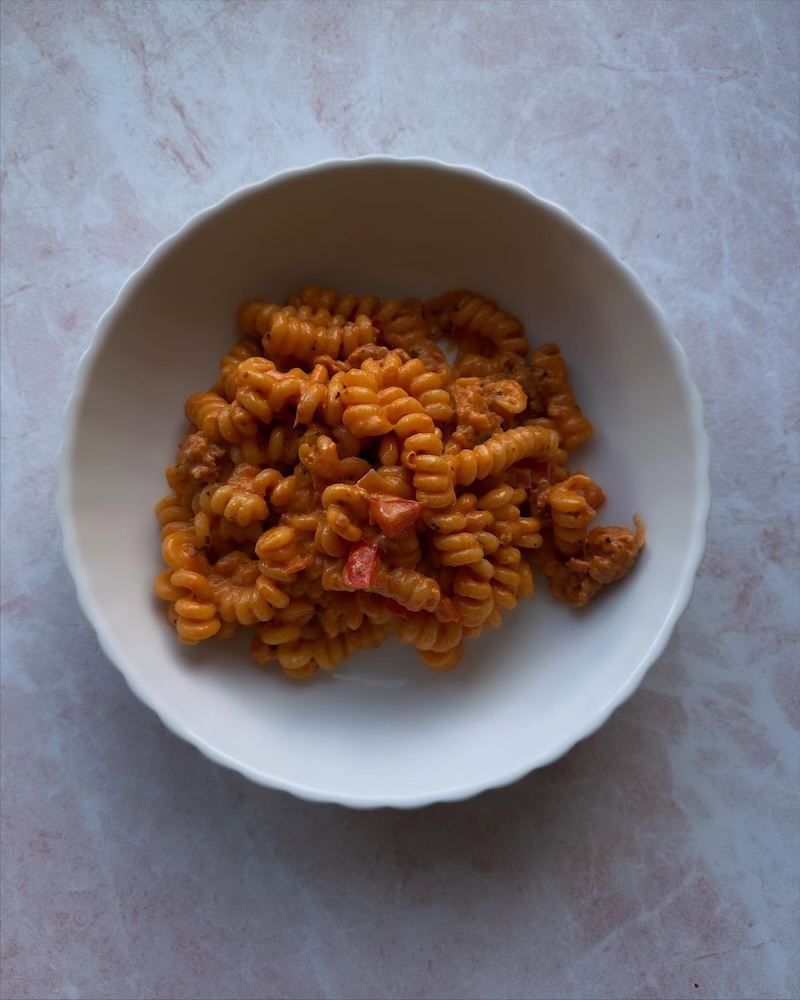 Pasta al salsiccia med cremet tomatsauce